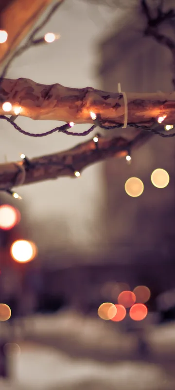 Árbol Festivo Decorado en Oro (FHD+ Smartphone)