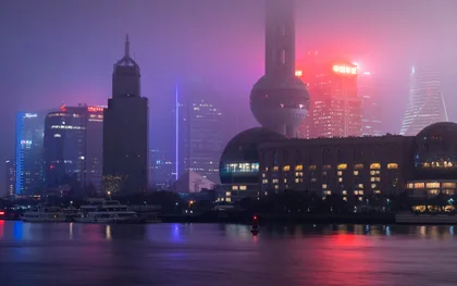Bahía de Neo-Shanghai Nocturna (Tablet 16:10)